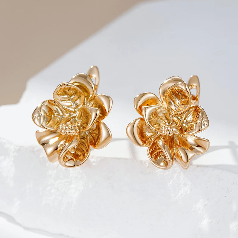 ✨ Glossy Rose Gold Flower Earrings – Timeless Feminine Elegance ✨