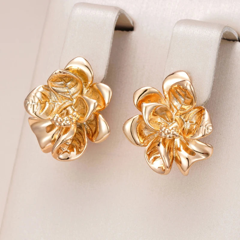✨ Glossy Rose Gold Flower Earrings – Timeless Feminine Elegance ✨